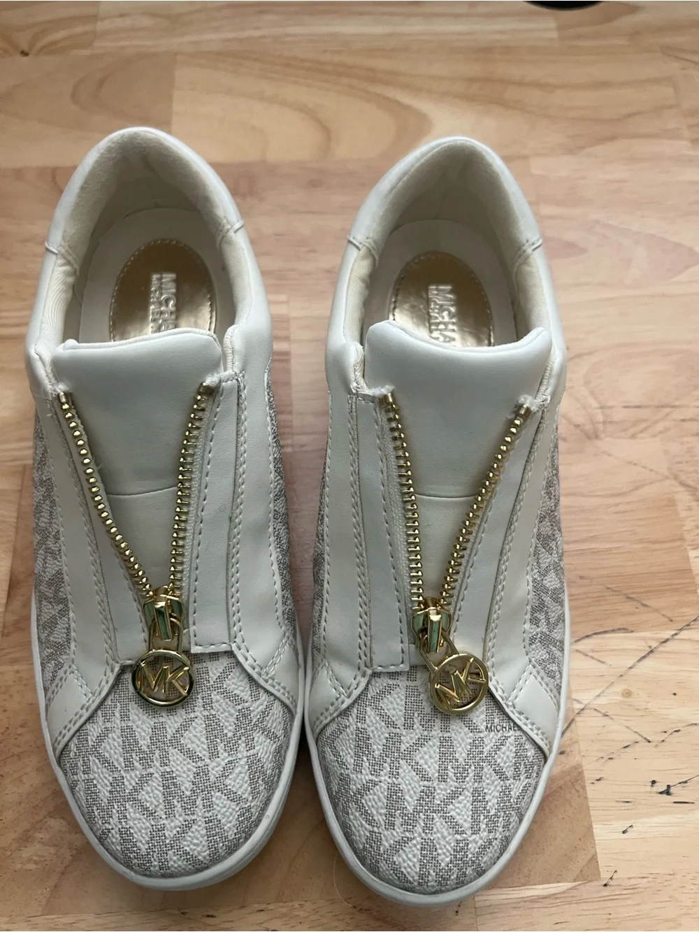 Michael Kors Cream & Beige MK Logo Zip-Front Slip-On Sneakers. Size 5M